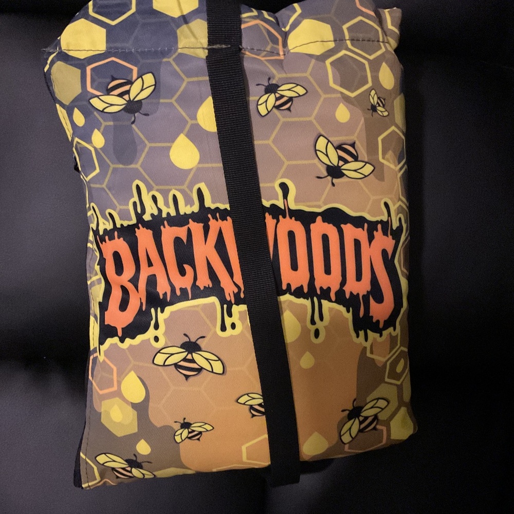 Backwoods Yellow Honeycomb Puffer Bag